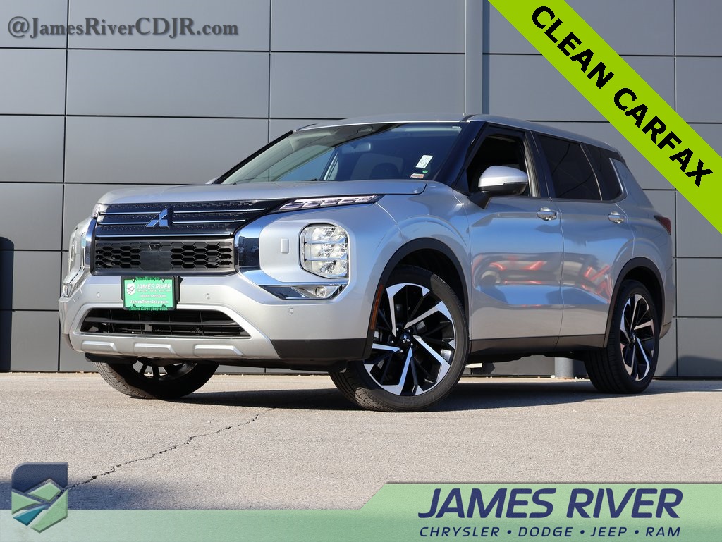 2024 Mitsubishi Outlander SE's photo
