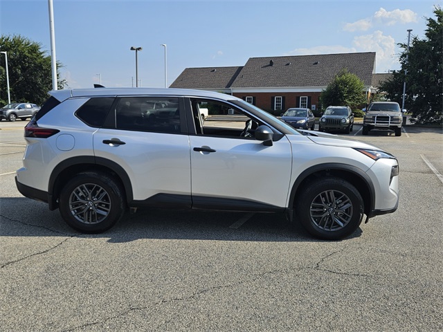 2025 Nissan Rogue S photo 12