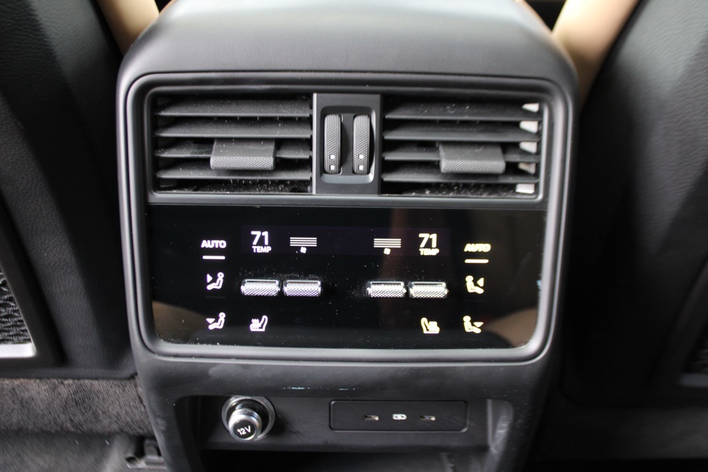 2024 Porsche Cayenne Coupe S photo 35