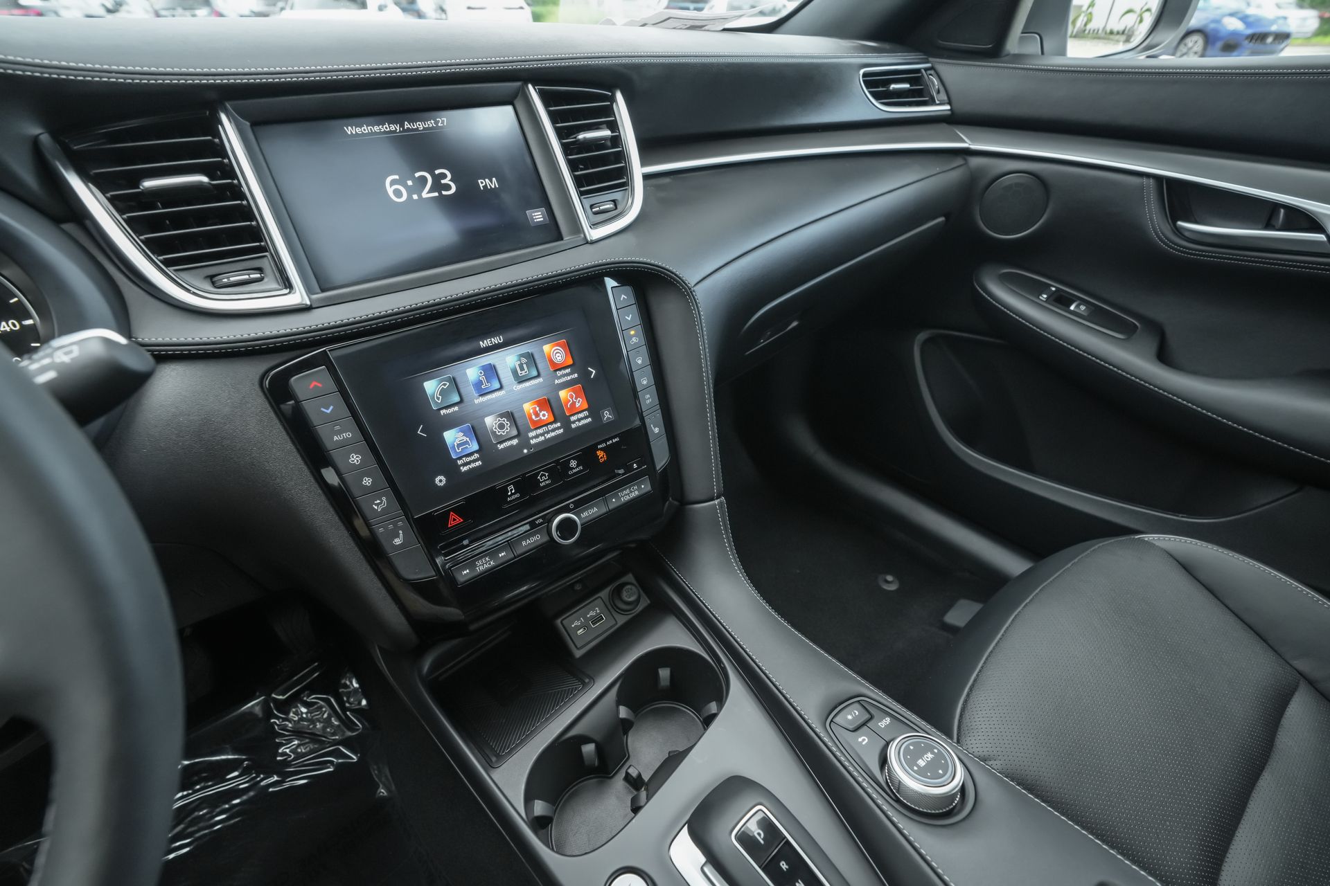 2025 Infiniti QX55 Luxe photo 9