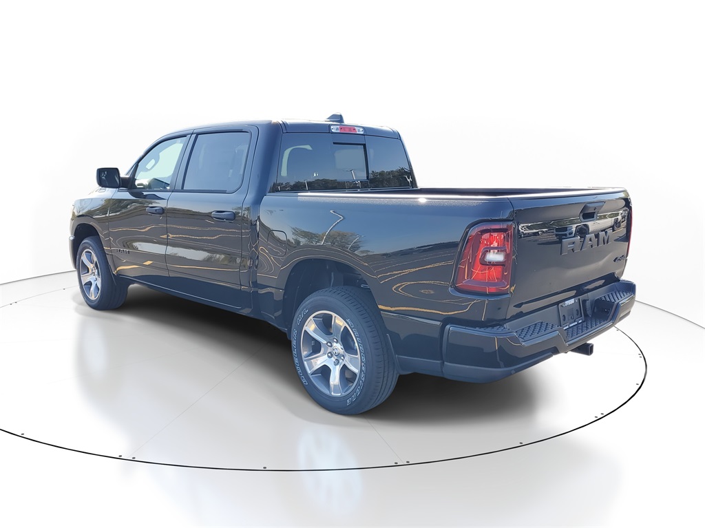2025 Ram 1500 Tradesman photo 3