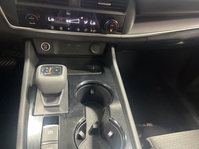 2023 Nissan Rogue SV photo 15