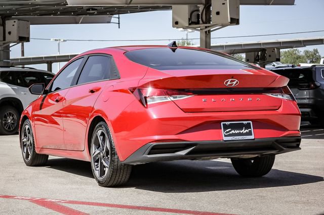 2023 Hyundai Elantra SEL Convenience photo 5