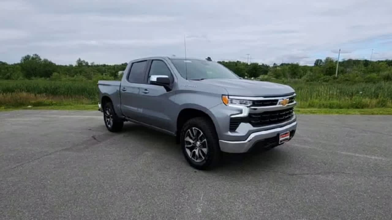 2023 Chevrolet Silverado 1500 LT photo 2