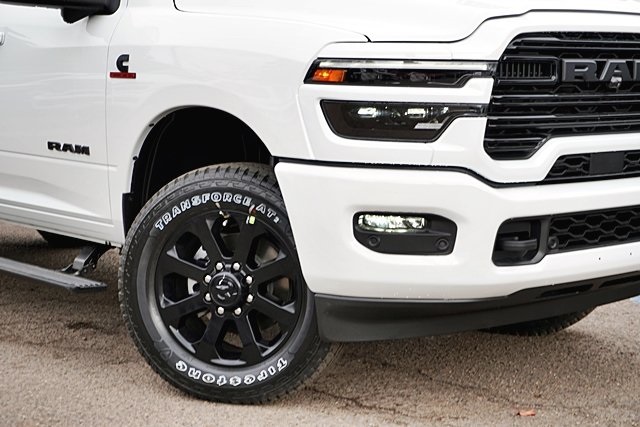 New 2026 Bright White Clear-Coat Exterior Paint RAM Laramie image 4