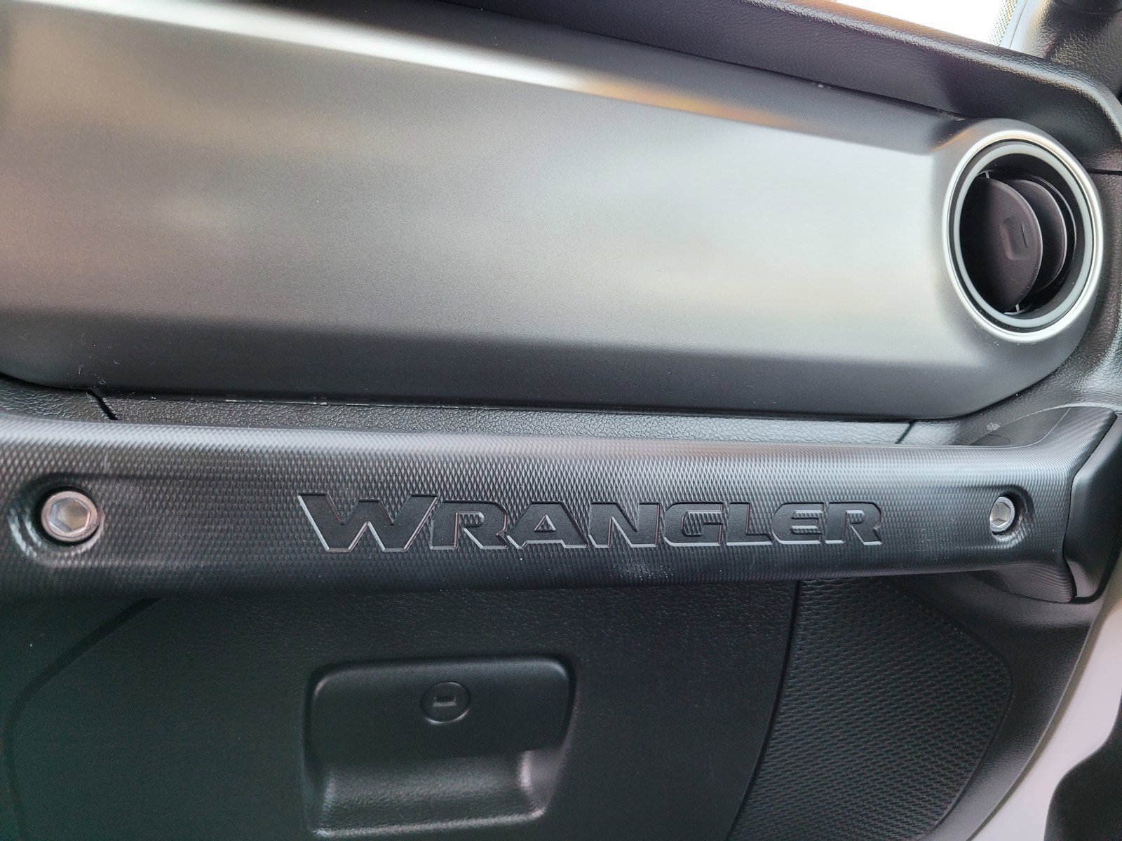 2021 Jeep Wrangler Sport S photo 18