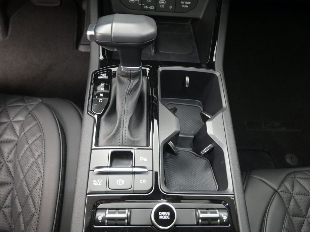 2025 Kia K5 GT-Line photo 4