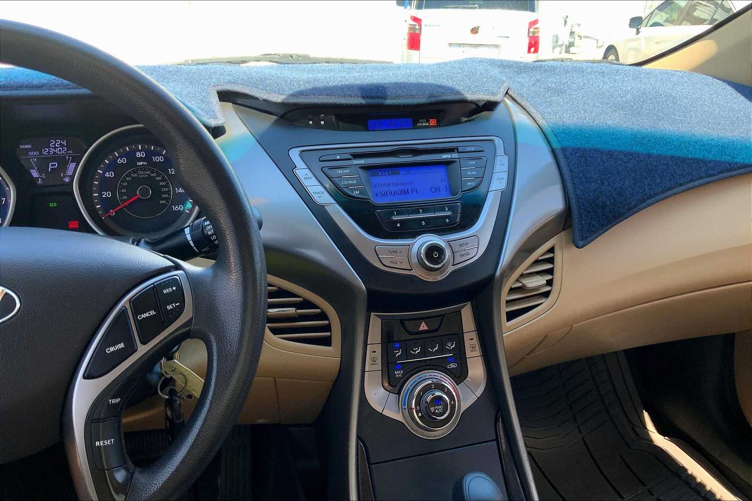 2013 Hyundai Elantra GLS photo 6