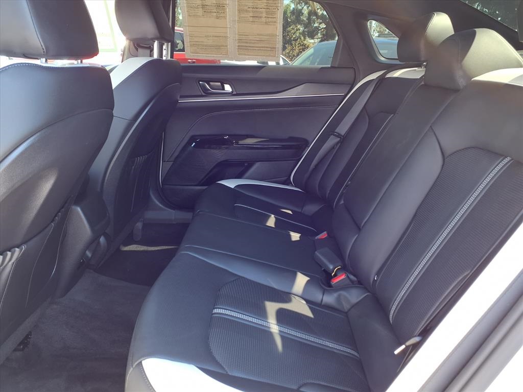 2025 Kia K5 GT-Line photo 11