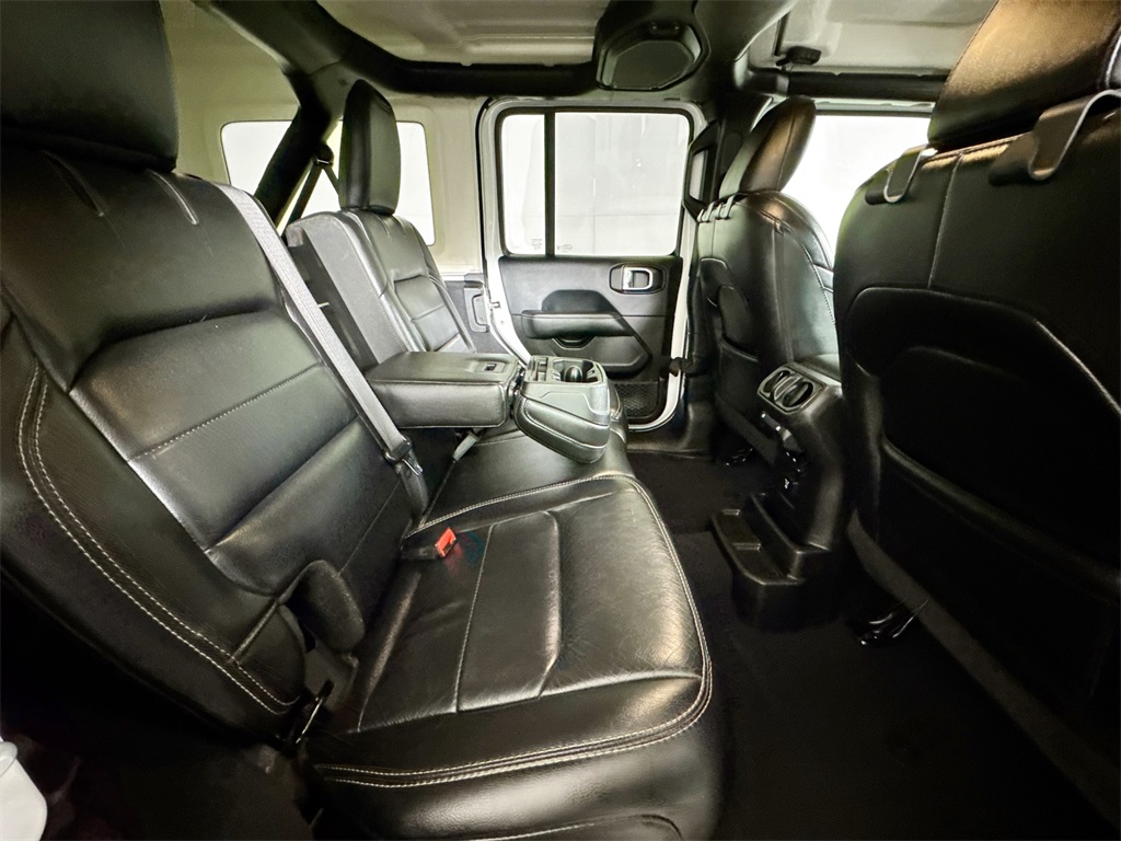 2019 Jeep Wrangler Unlimited Sahara photo 16