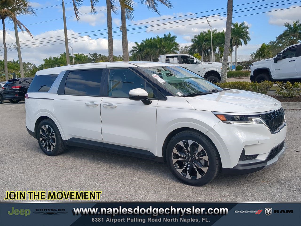 2024 Kia Carnival EX's photo