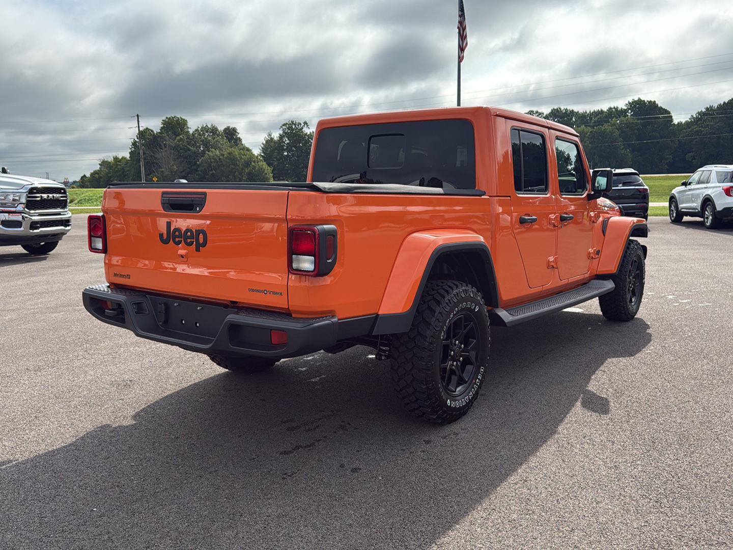 2025 Jeep Gladiator Sport photo 16