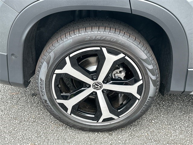 2025 Volkswagen Tiguan SE photo 17
