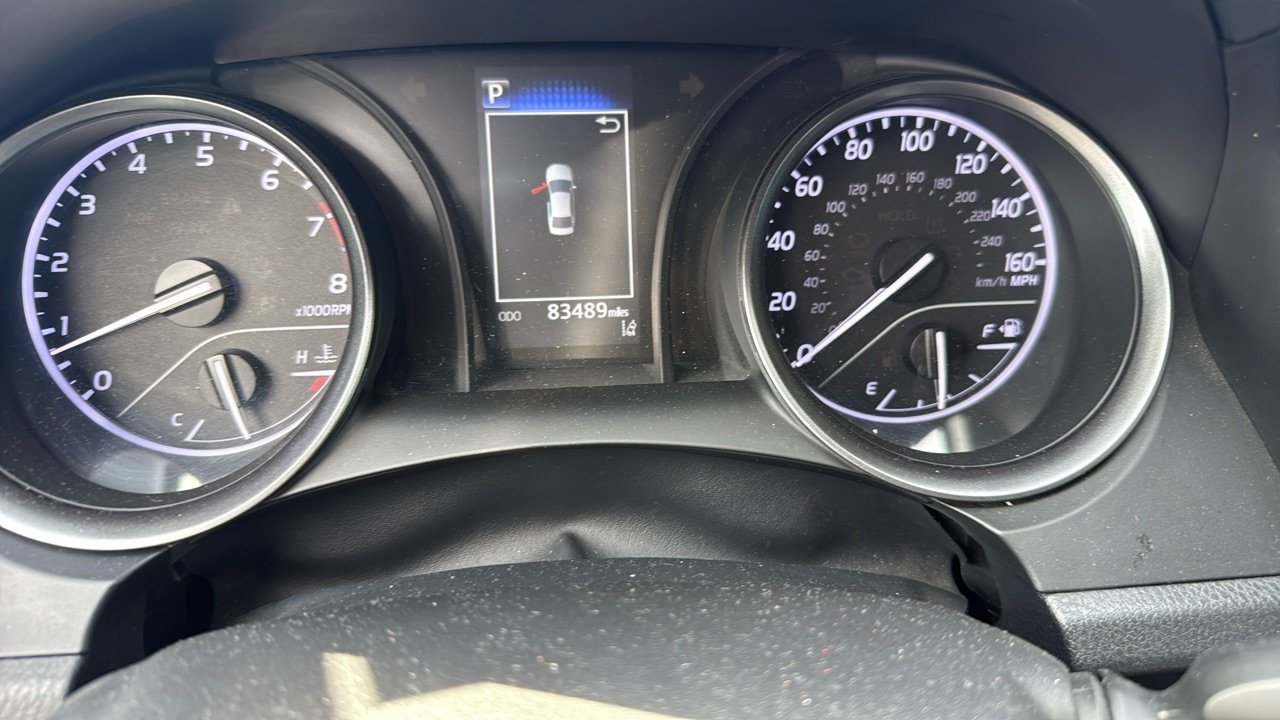 2022 Toyota Camry SE photo 3