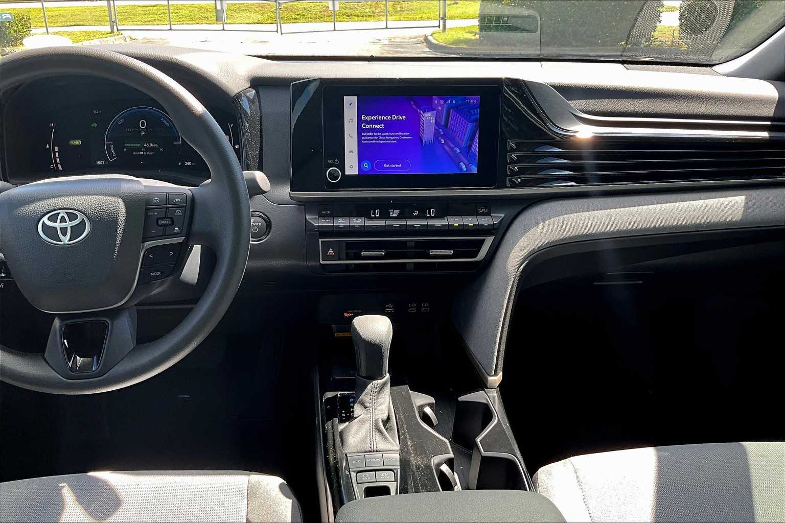 2025 Toyota Camry LE photo 6