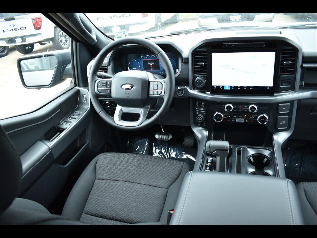 2025 Ford F-150 XLT photo 4
