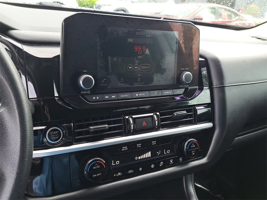 2022 Nissan Pathfinder S photo 28