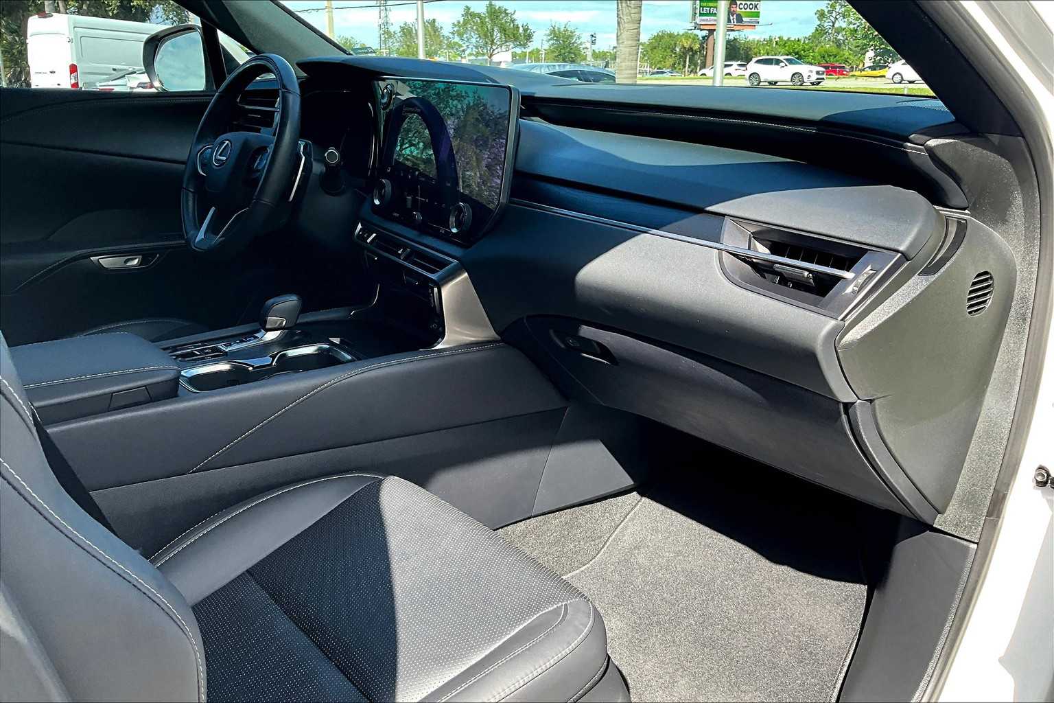 2024 Lexus RX Premium photo 17