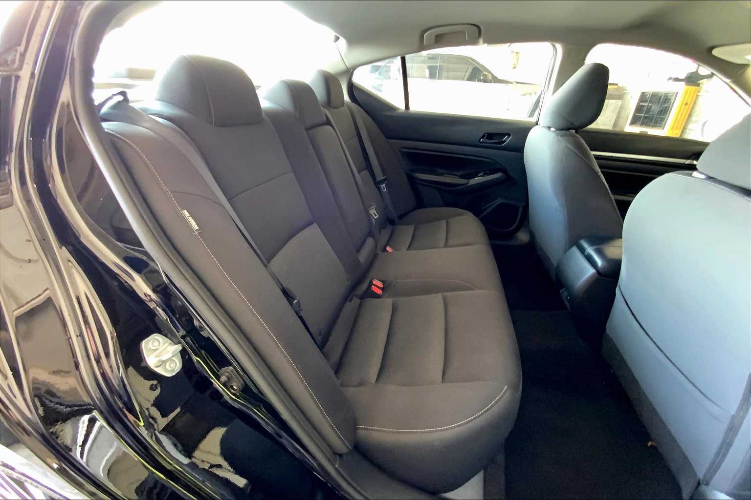 2023 Nissan Altima 2.5 SV photo 18