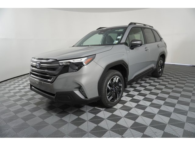 2025 Subaru Forester Premium photo 3