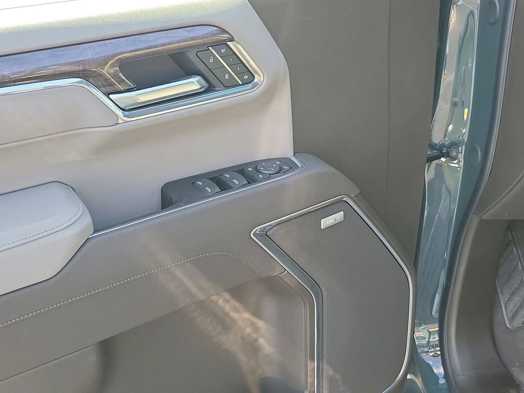 2025 Chevrolet Silverado LTZ photo 44