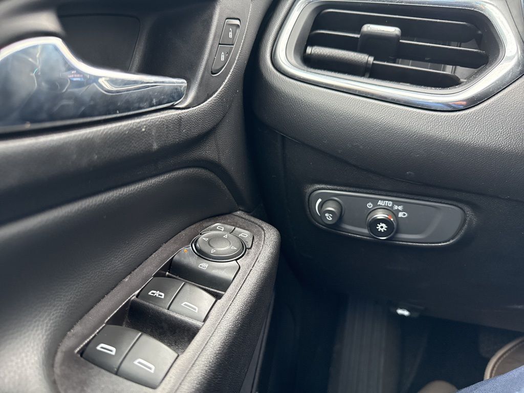 2020 Chevrolet Equinox LT photo 15