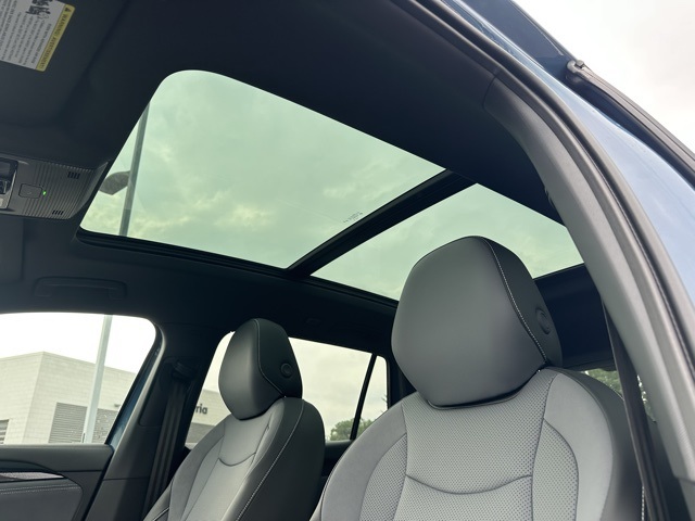 2025 Volkswagen Tiguan SE R-Line Black photo 9