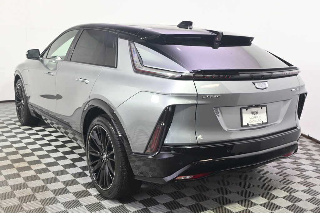 2025 Cadillac Lyriq Sport photo 2