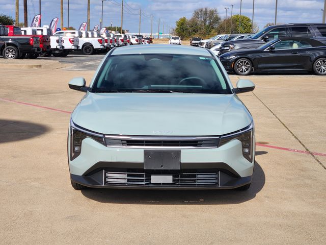Used 2025 Kia K4 LXS with VIN 3KPFT4DE5SE090108 for sale in Ennis, TX