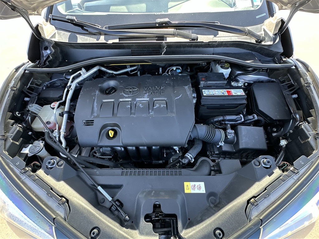 2019 Toyota C-HR XLE photo 36