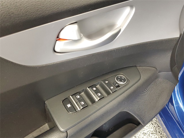 2023 Kia Forte LXS photo 8