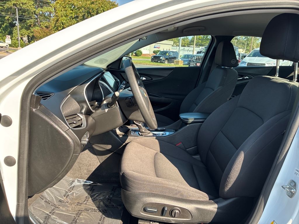 2024 Chevrolet Malibu 1LT photo 9
