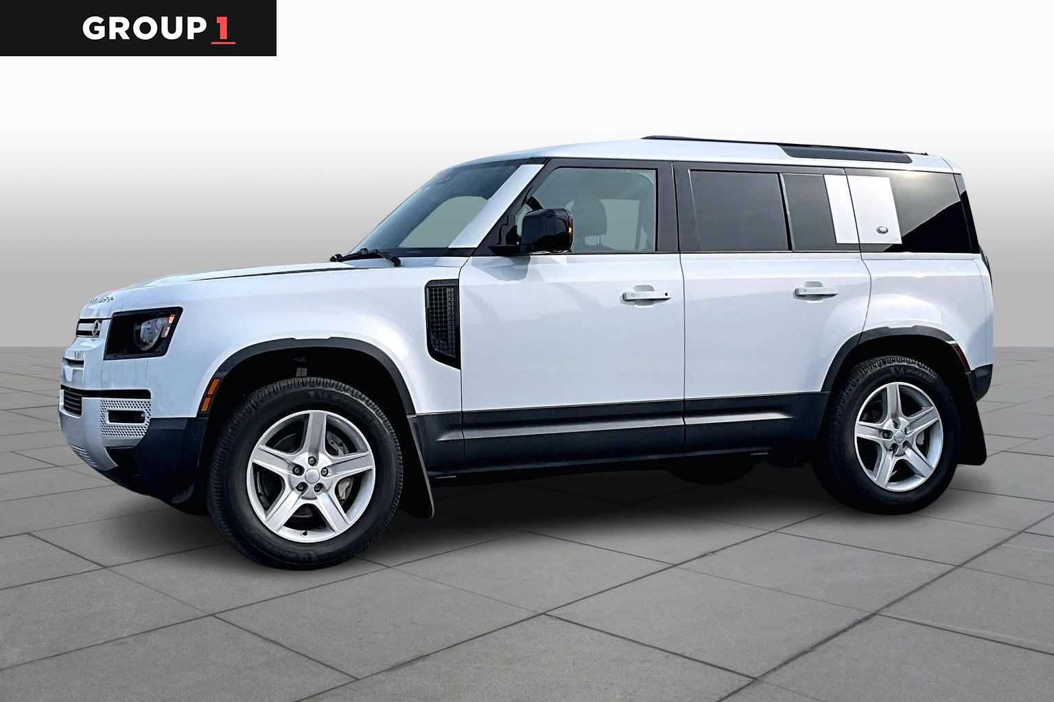 2023 Land Rover Defender SE