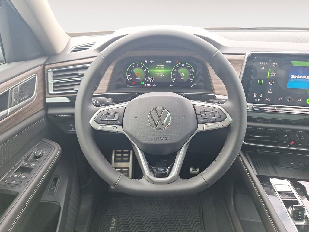 2025 Volkswagen Atlas SEL Premium R-Line photo 11