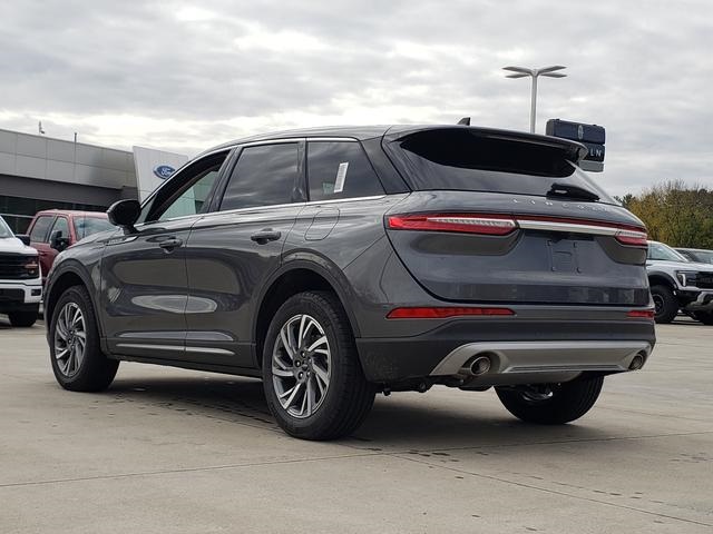 2025 Lincoln Corsair Premiere photo 2