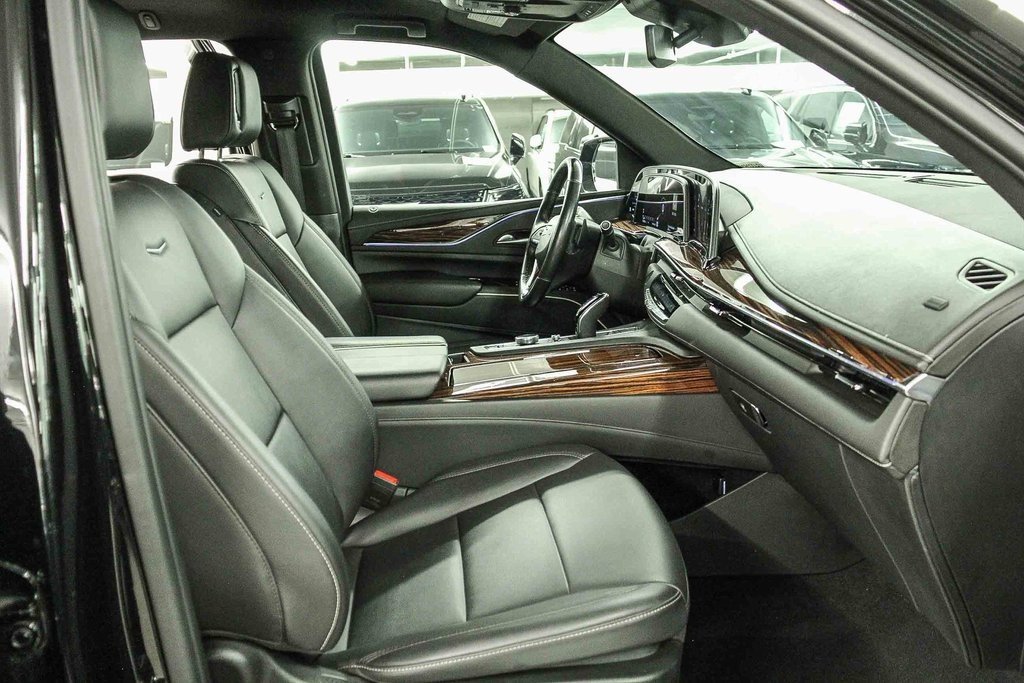 2021 Cadillac Escalade ESV Luxury photo 18