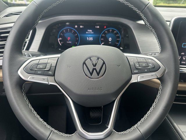 2026 Volkswagen Atlas Cross Sport SE photo 5