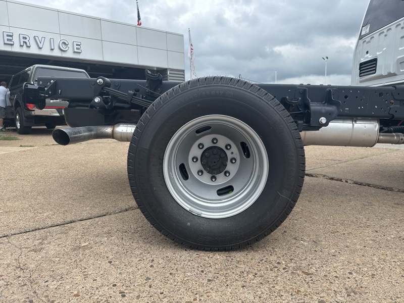 2025 Ford F-350 XL photo 7