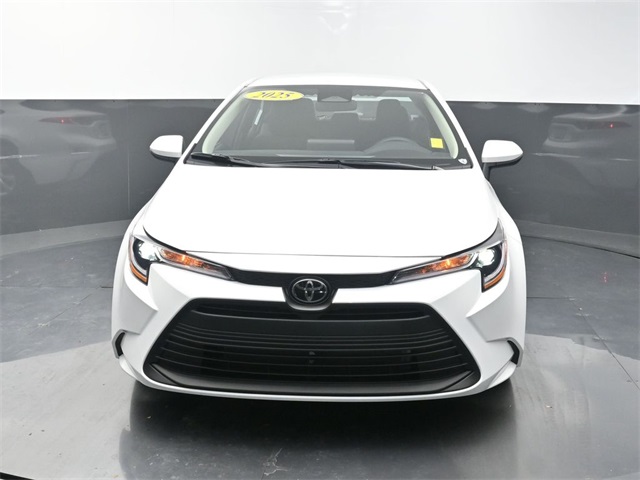 2025 Toyota Corolla LE photo 2