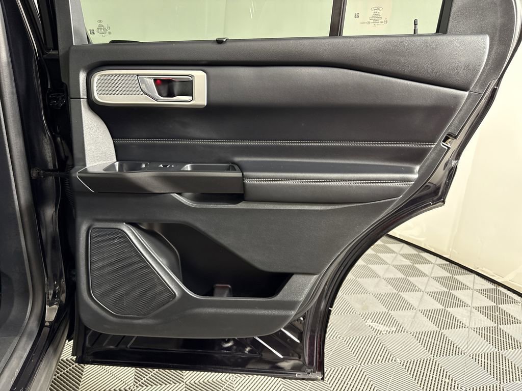 2020 Ford Explorer Limited photo 13