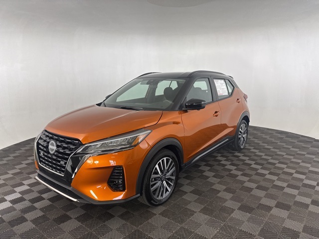 2024 Nissan Kicks SR photo 2