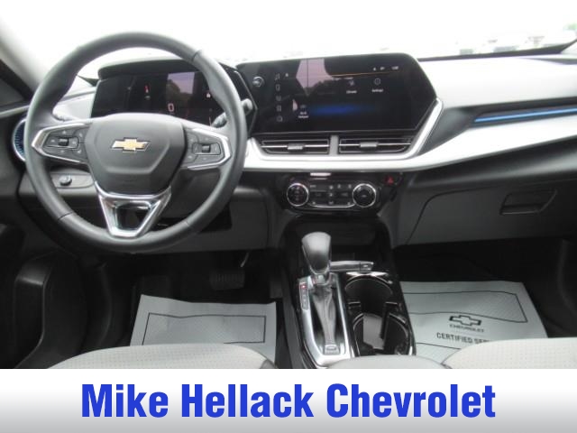 2024 Chevrolet Trax LT photo 9