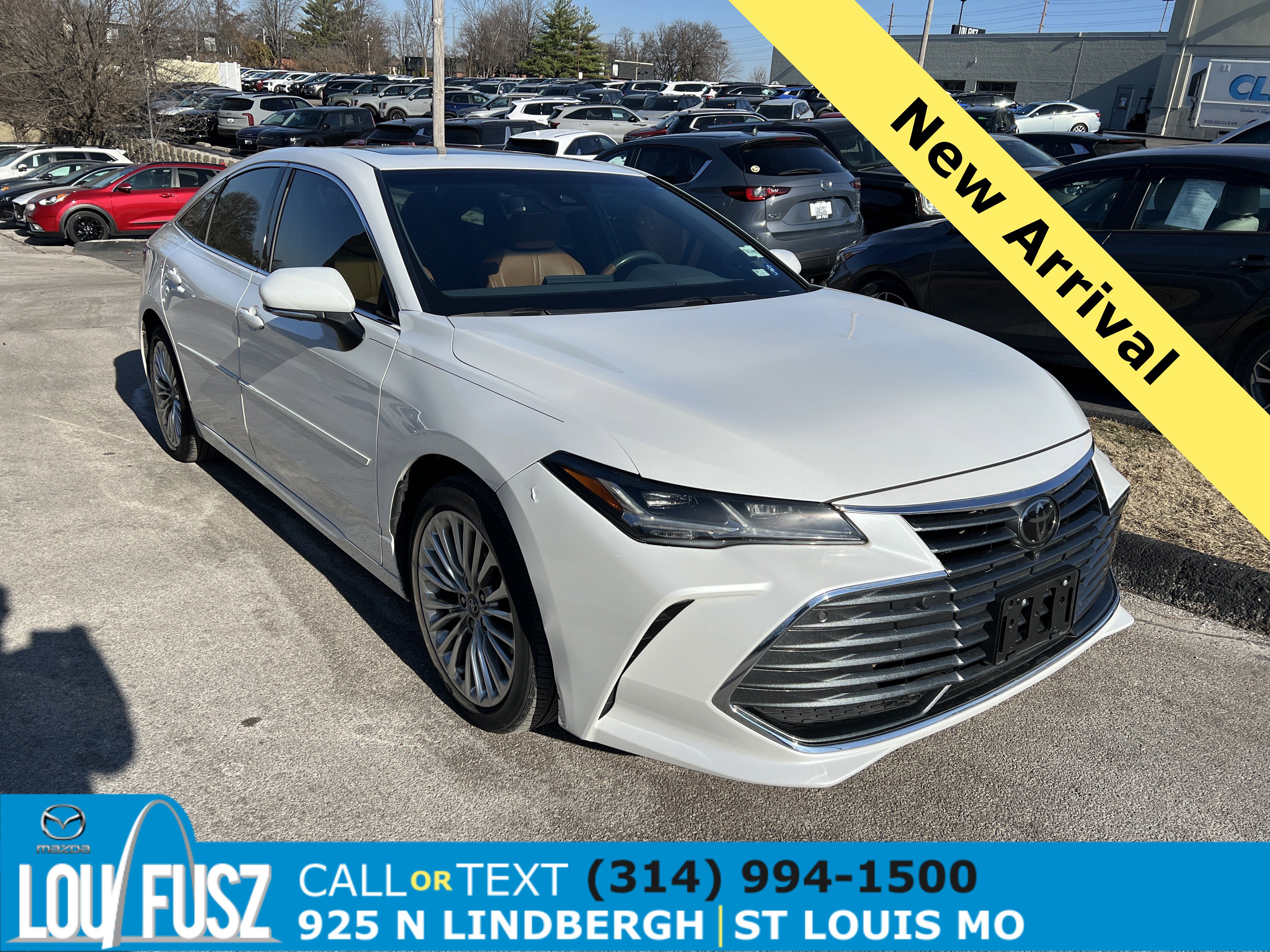 2020 Toyota Avalon Limited's photo