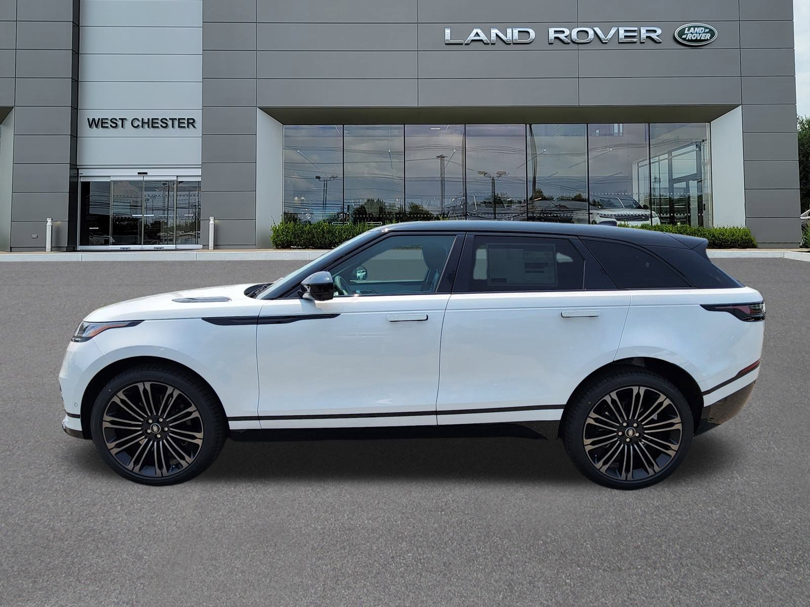 2026 Land Rover Range Rover Velar SE photo 2