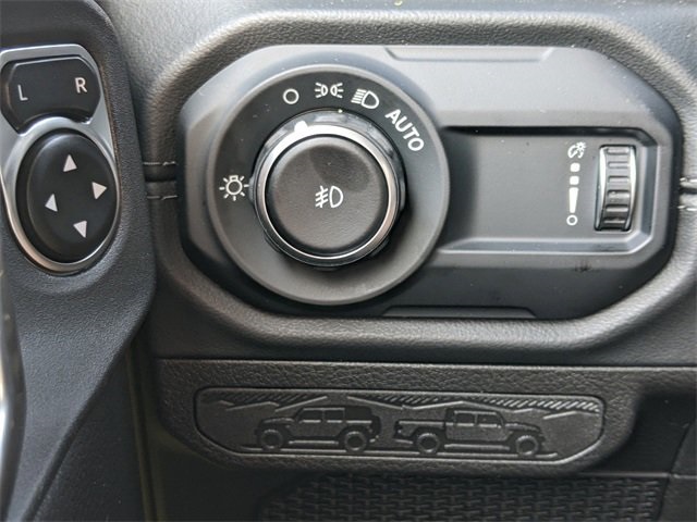 2025 Jeep Wrangler Rubicon X photo 18