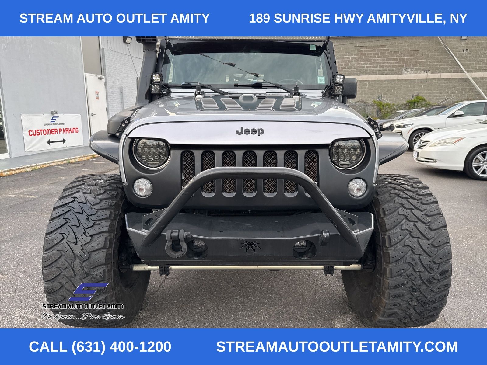 2016 Jeep Wrangler Unlimited Rubicon photo 2