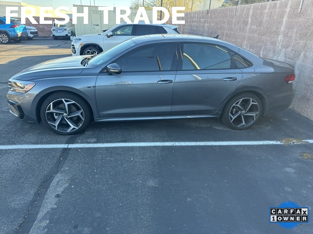 2022 Volkswagen Passat R-Line's photo