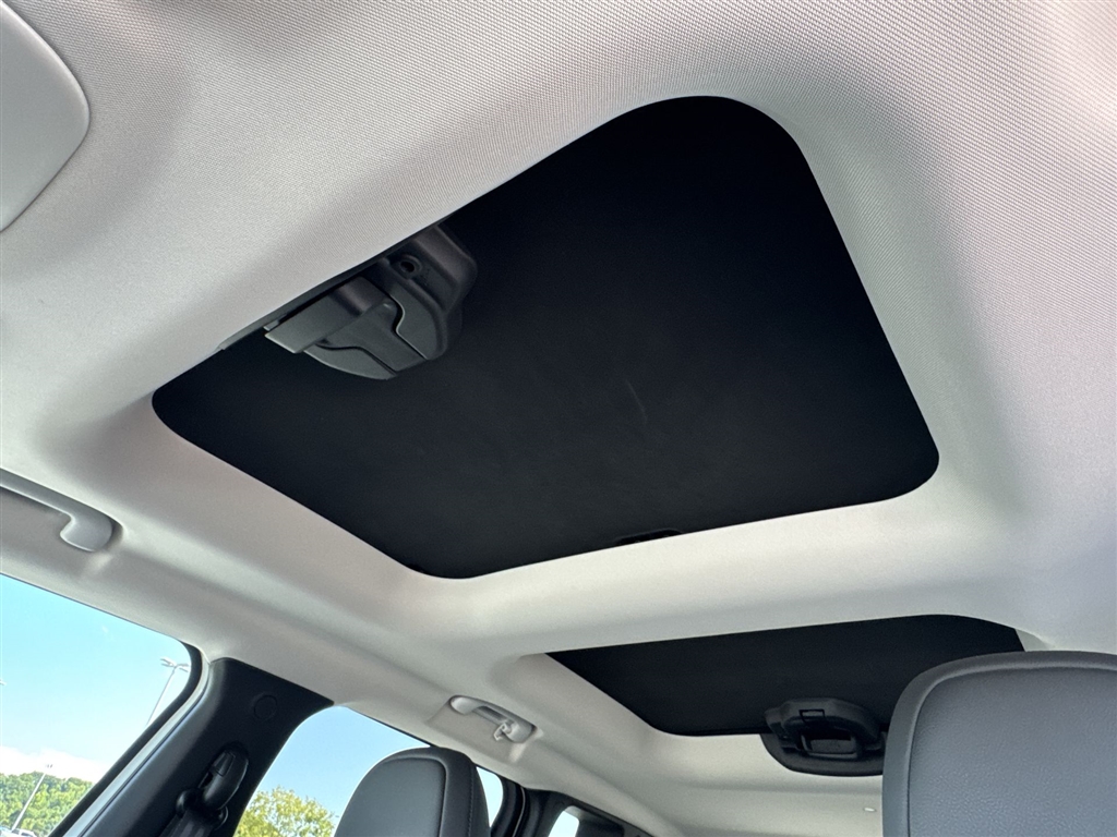 2016 Jeep Renegade Limited photo 16