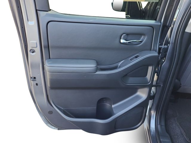 2023 Nissan Frontier SV photo 15