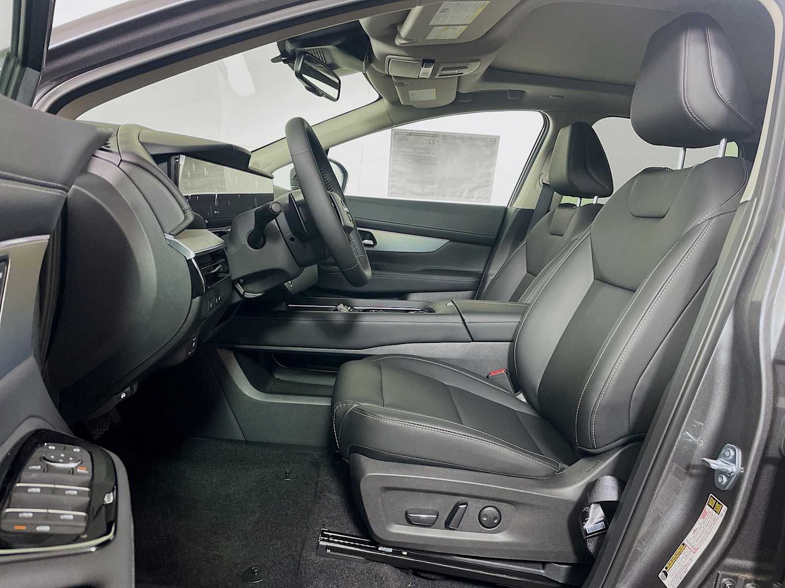 2025 Nissan Murano SL photo 2